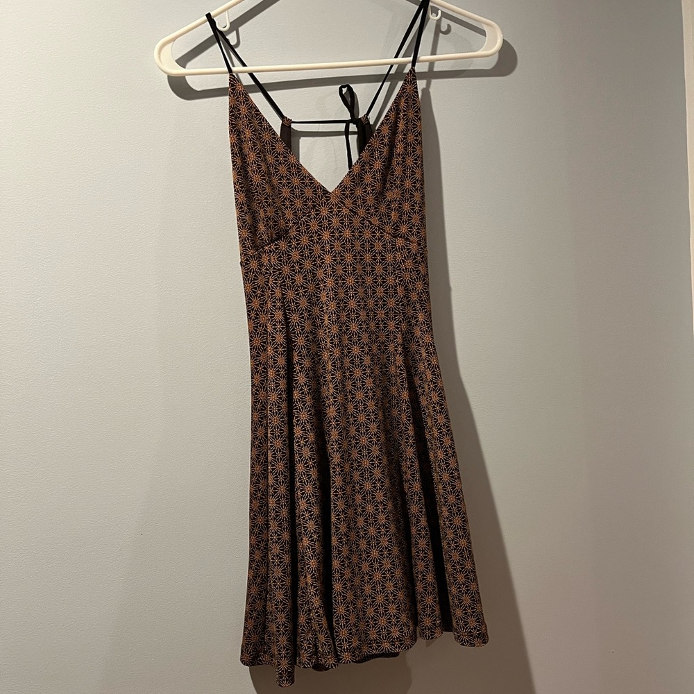 Silence + Noise / Urban Outfitters Golden Sun Dress Pleated